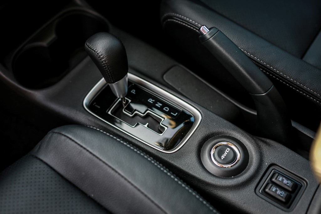 4WD (four-wheel drive) system on the Outlander.