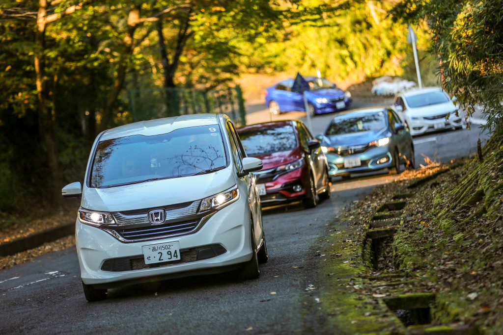 Test drive of Honda cars with the Sport Hybrid i-DCD powertrain; the Honda Freed leading the convoy.