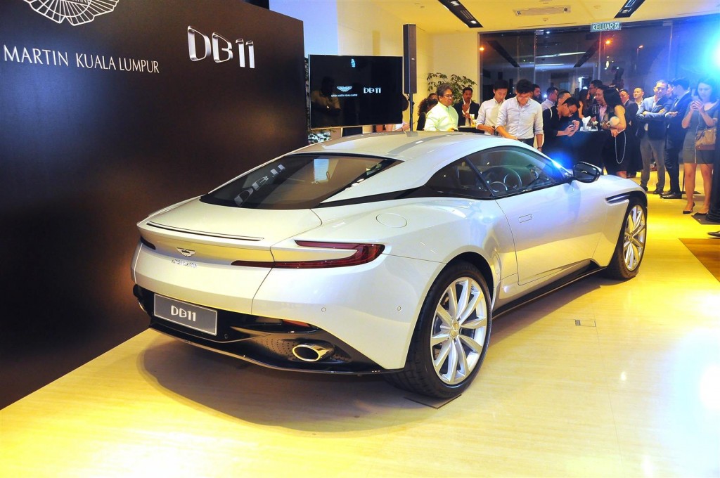 Aston Martin DB11 V8 - 16