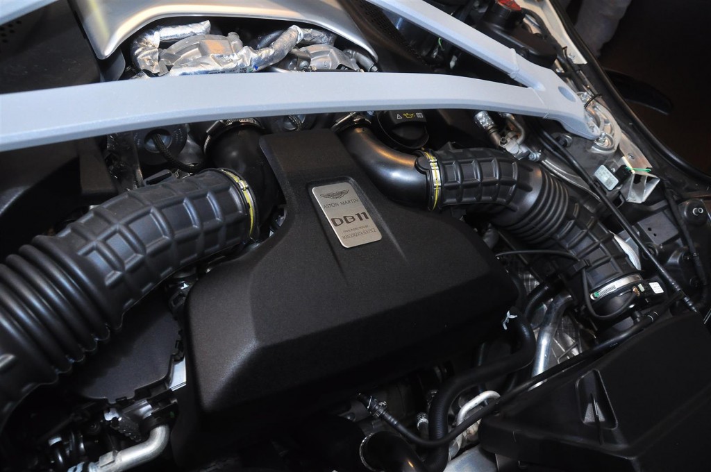 Aston Martin DB11 V8 - 32