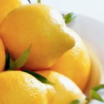 8 Reasons to drink lemon water daily