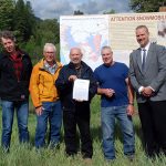 Cranbrook snowmobilers work to protect caribou