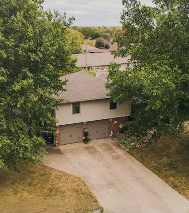 What To Look For When  Choosing a Real Estate Agent In Topeka