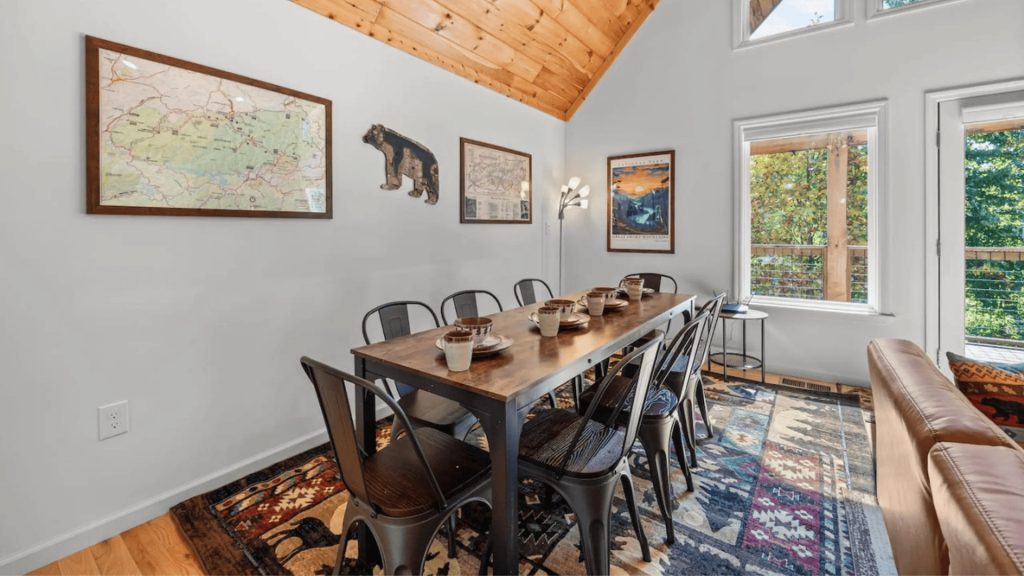 Luxury Smoky Mountain Cabin Rental- Dining Table