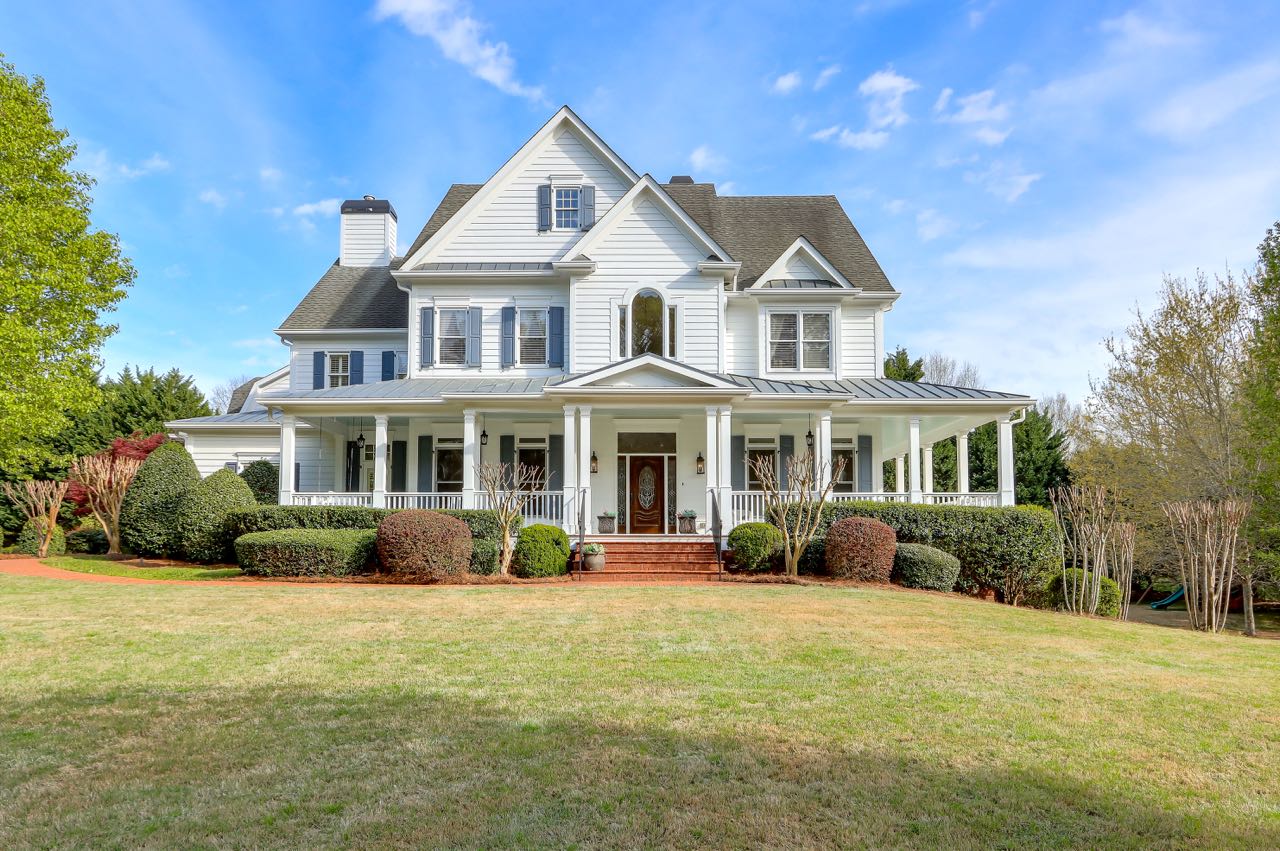 Cash Is King: Navigating a Housing Market Dominated by Cash Buyers Cash Is King: Navigating a Housing Market Dominated by Cash Buyers