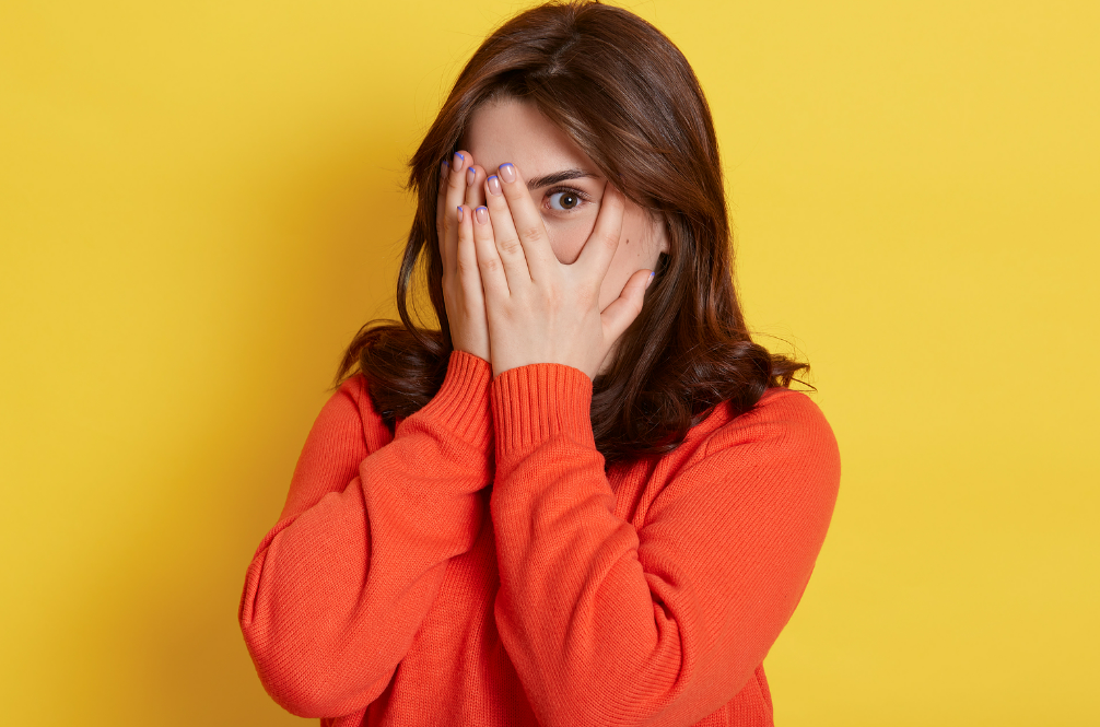 A girl that overthinking