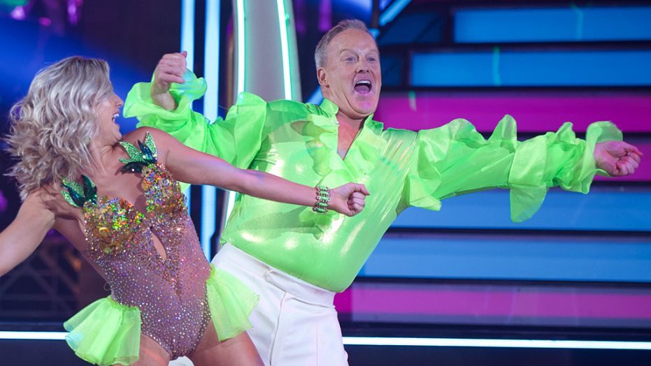 Sean spicer does the salsa on ABC's Dancing With The Stars