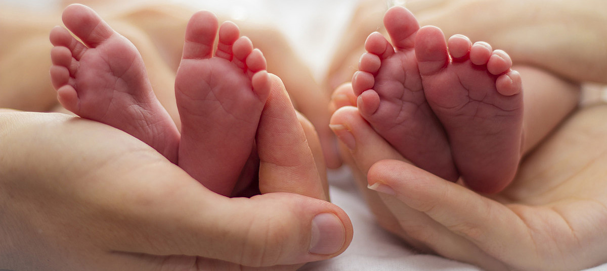 twin baby feet