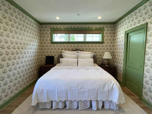 Walls of Distinction