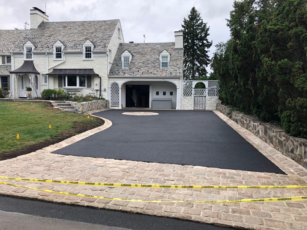 Four Hands Masonry And Paving