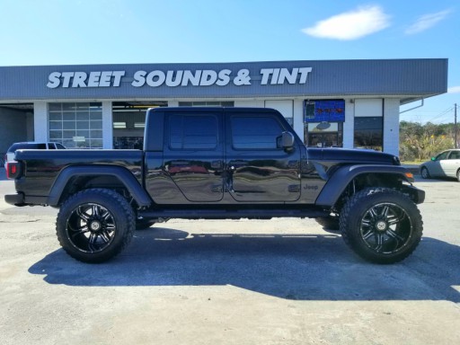 Street Sounds & Tint