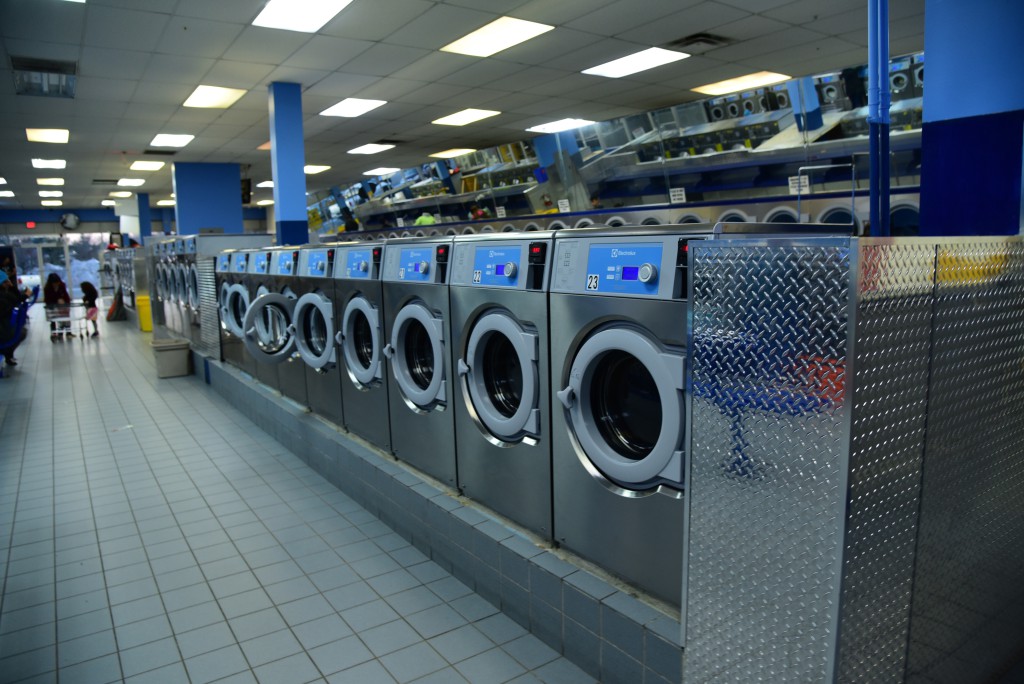 Super Saver Free Dry Laundromat