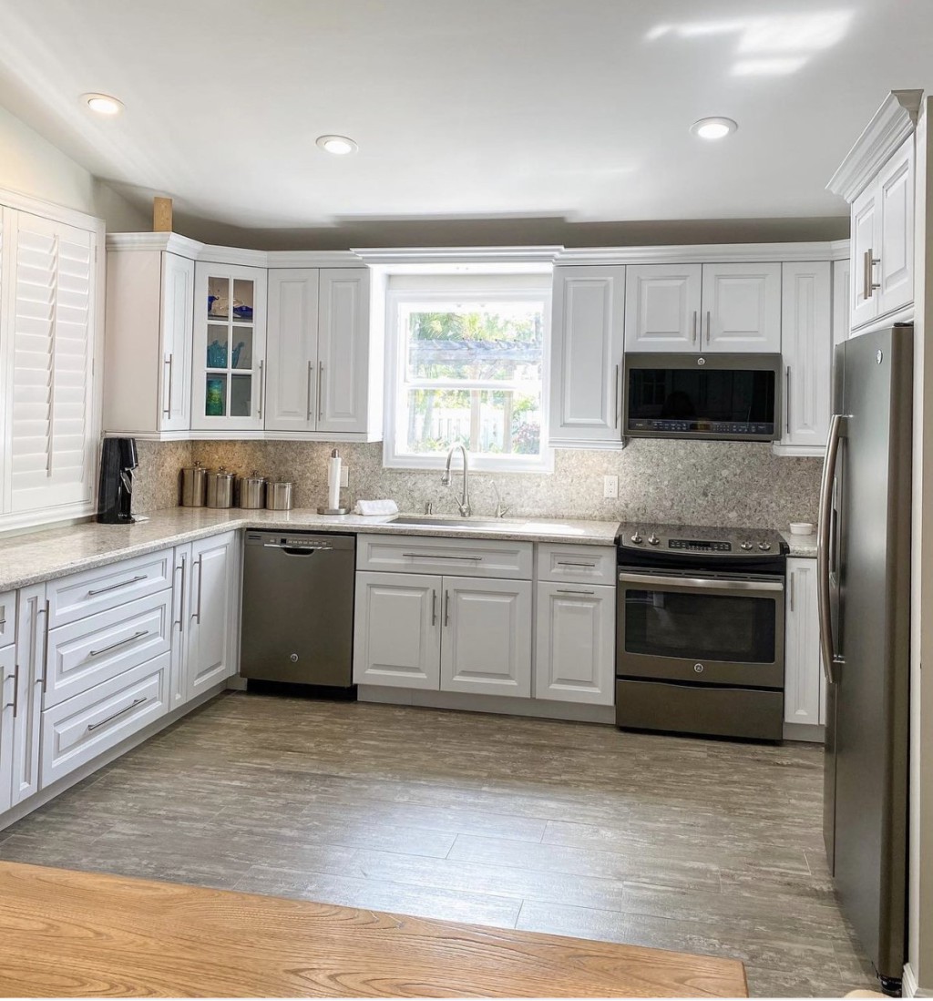 MAJESTIC KITCHENS AND BATHS