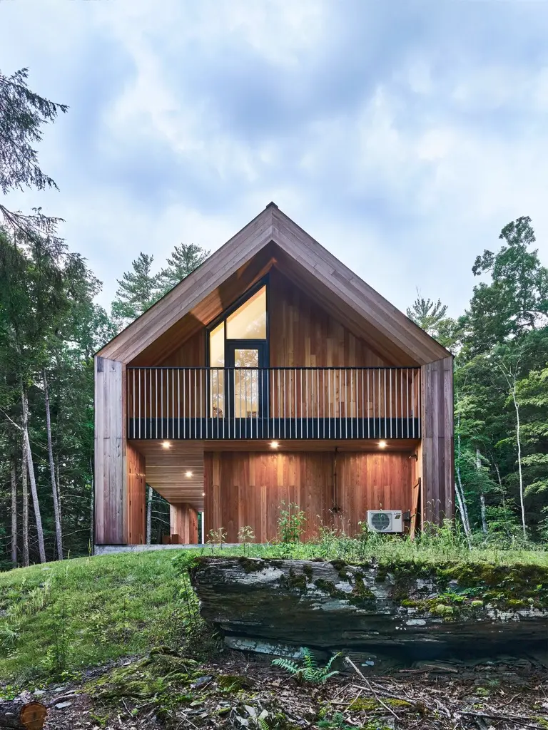 Profile view of Olive Passive House by Alessandro Ronfini