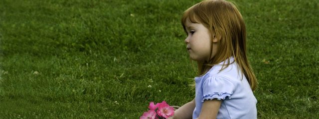 Young20Child20Sitting20in20Grass201280x480_preview1 640x240 640x240.jpeg