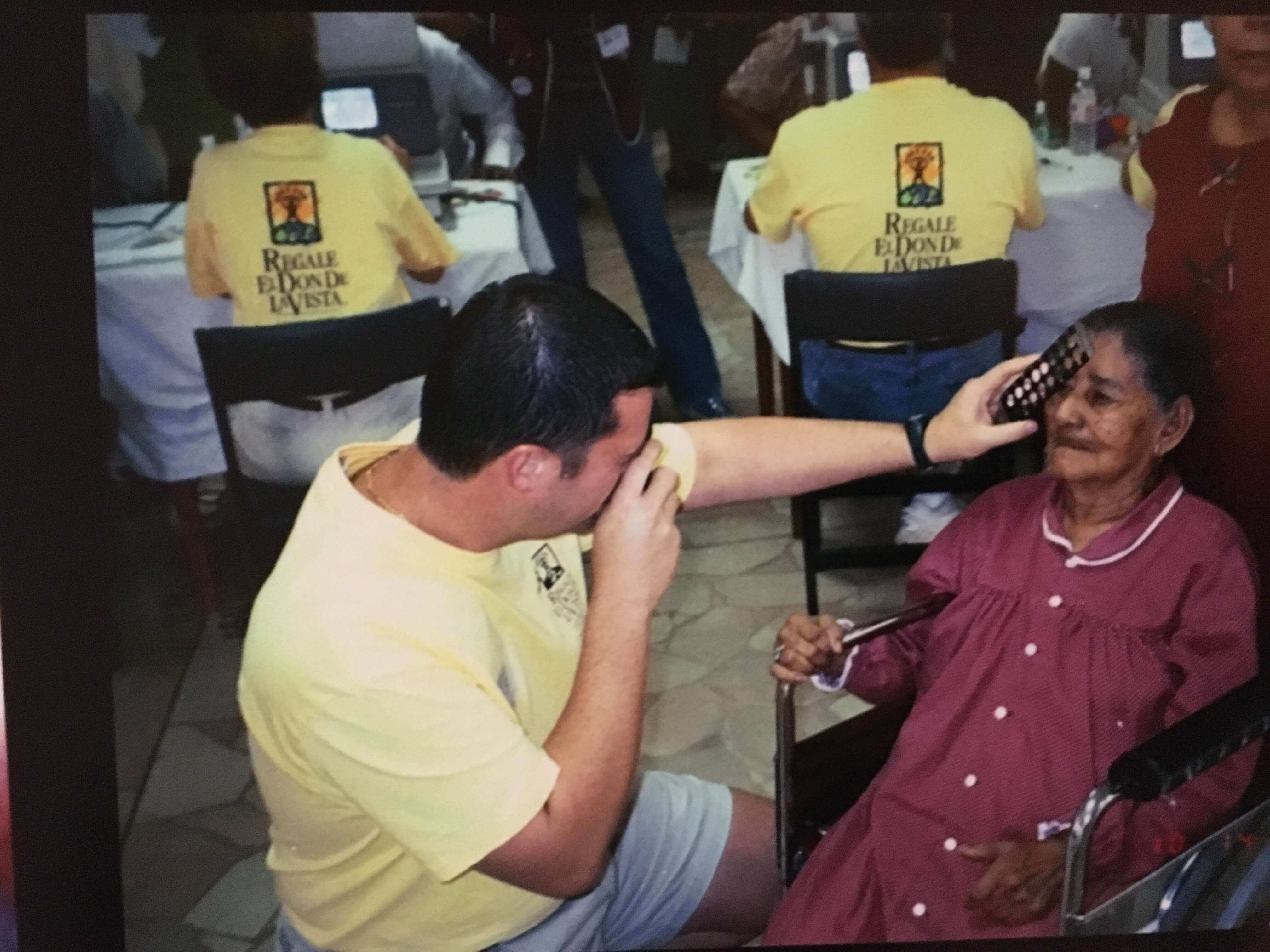 Dr. Malara�s Mission Trip to Guayaquil, Ecuador in 2003