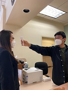 eye doctor check temperature