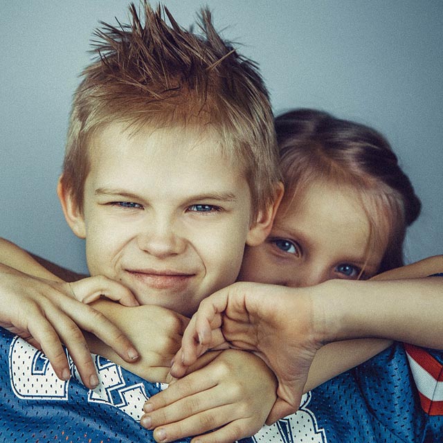brothers and sisters blue 640.jpg