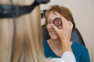 eye exam senior 2_thumbnail