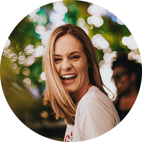 smile-woman-wht-tshirt.png