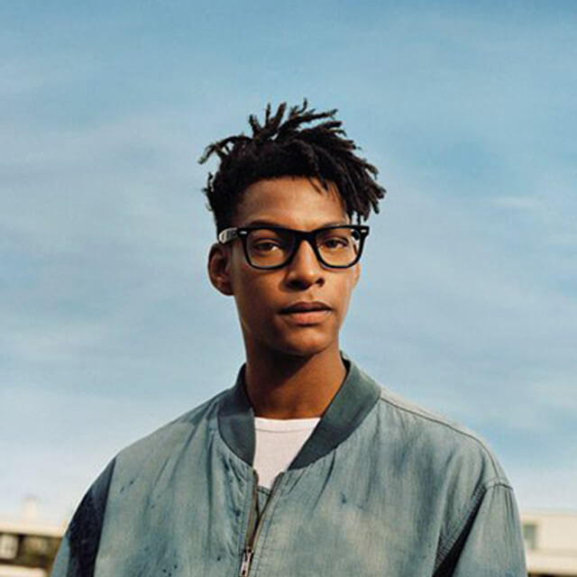 Ray Ban Trendy Man