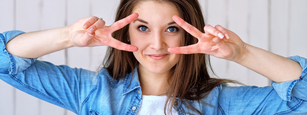 Happy20Girl20Fingers20Near20Eyes201280x480_preview1.jpeg