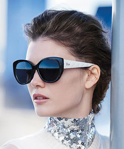Model wearing Dragon sunglasses