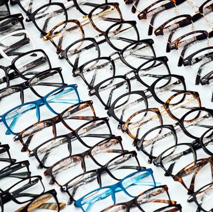 glasses-display_640-430x427