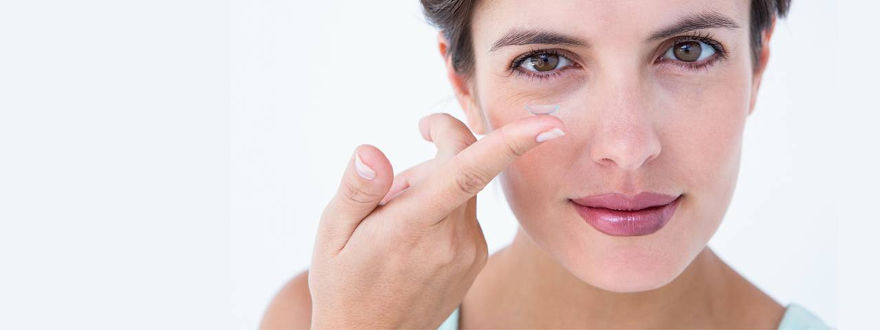 How To Safely Insert Contact Lenses in Roanoke, Virginia