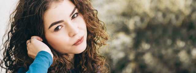 eye doctor, smiling woman wearing contact lenses in Walla Walla, Washington