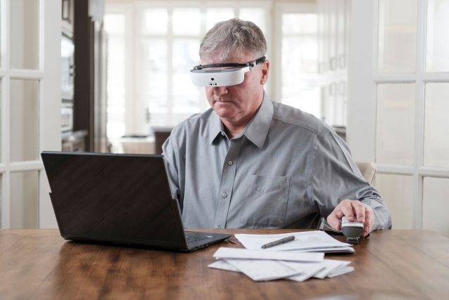 esight 640x427