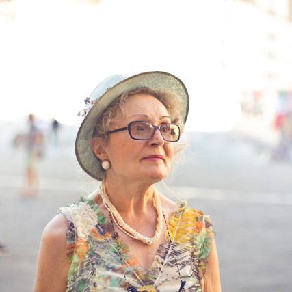 depth of field photography of woman in pastel color 788567