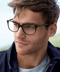 Model wearing Banana Repulic glasses
