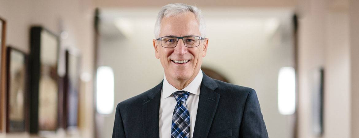 Dr Micheal Richie