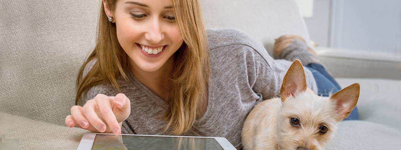 Happy-Girl-using-Ipad-1280-x-480