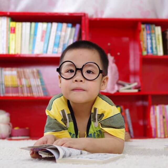 boy_red_bookcase 640x640