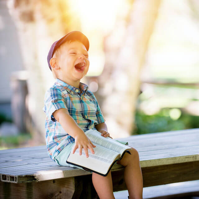 child-bench_640