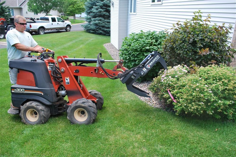 Bradco Tree, Shrub Grapple Makes Digging Easy Story ID 22701 Construction Equipment Guide
