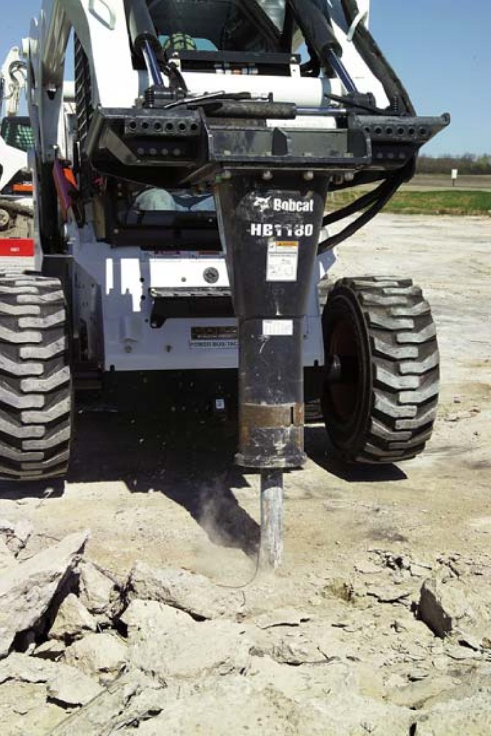 Bobcat’s HB1180 Hydraulic Breaker Boasts Auto Power Story ID 7784