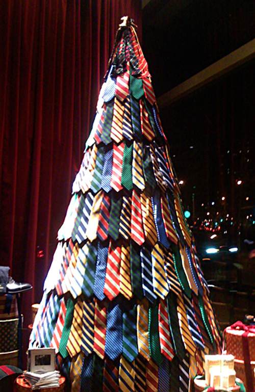 12 Funny Christmas Tree Ideas! Funny Christmas Tree Decorating Ideas