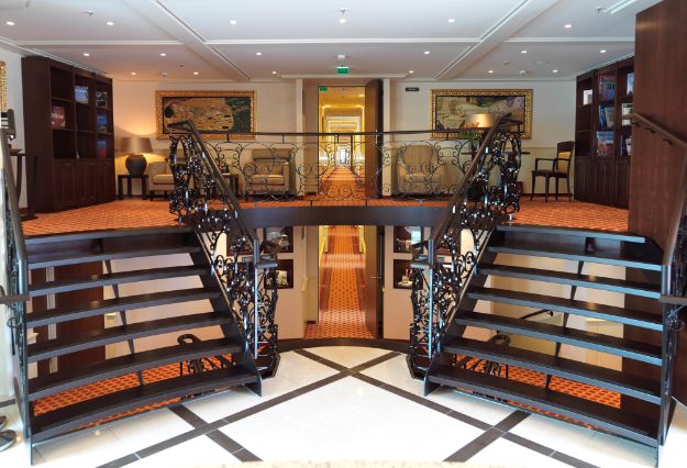 LYRA_Reception_Stairs