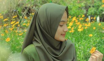 Photo 1548343874 ea7b35b1fd4a
