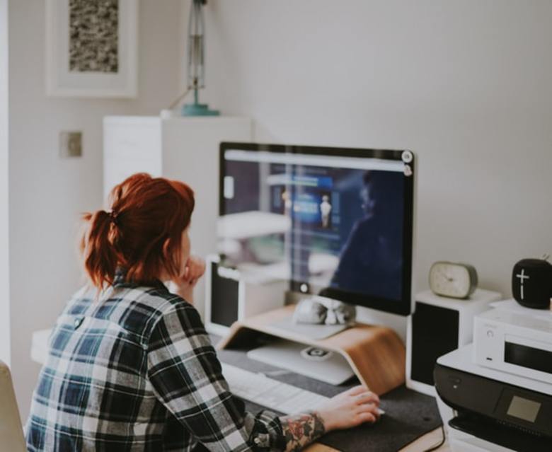 Five Essential Things You Need to Know When Starting Your Business Online Five Essential Things You Need to Know When Starting Your Business Online