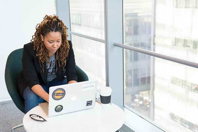 4 Tips for Managers in a Hybrid World 4 Tips for Managers in a Hybrid World