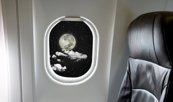 Tips to survive and sleep on red eye flight