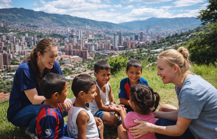 group of volunteers with children from Colombia