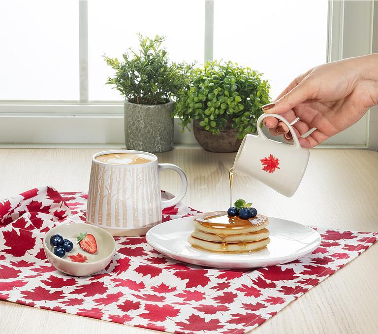  Amuseables Maple Leaf 紅葉　カナダ限定 Say Hello to Maple a.k.a. Amuseables Maple Leaf! 🍁 Did you guess