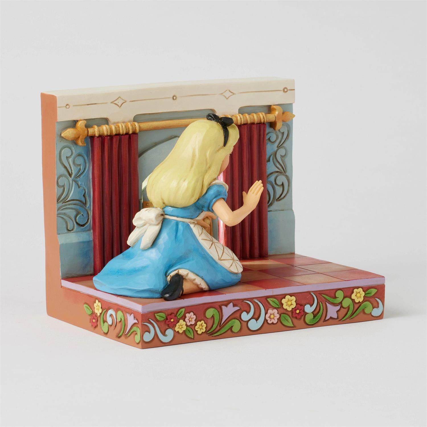 6016902 | DSTRA Fig Alice in Wonderland
