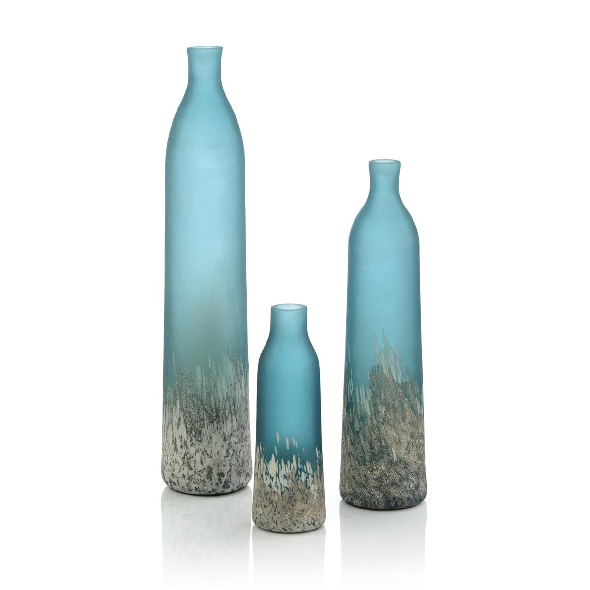 04A SET OF THREE VASES MATTE TURQUOISE GLASS VASES