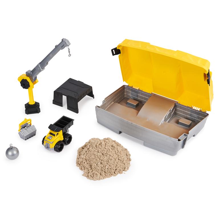 Kinetic Sand 6026967 Build Playset Auto Da Scontro - Sabbia Magica 340g, 3 Colori, Formine E Accessori Per Giocare A Costruire Macchinine - 4